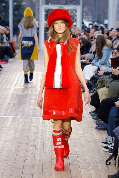 Look 24